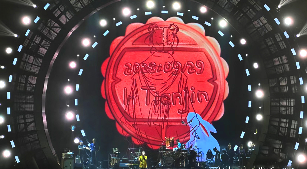 痛仰乐队天津演唱会舞台LED透明显示屏项目